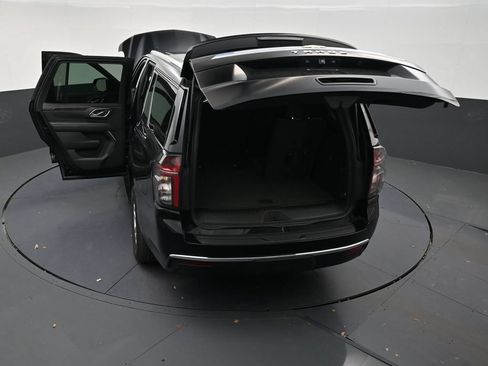 Used 2024 Chevrolet Tahoe LS RWD image 32