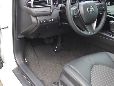 Used 2022 Toyota Camry SE image 42