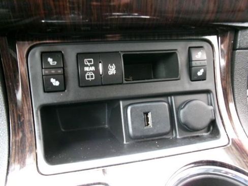 Used 2015 Chevrolet Traverse LT w/ Traveler's Package AWD/4WD image 13