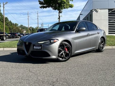 Used 2018 Alfa Romeo Giulia Ti Sport w/ Quick Order Package 22S Sport AWD/4WD image 1
