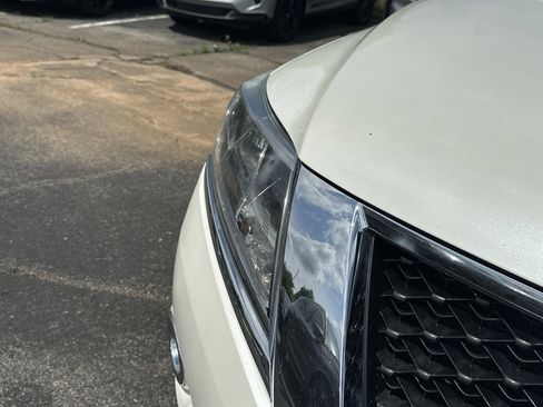Used 2016 Nissan Pathfinder Platinum AWD/4WD image 12