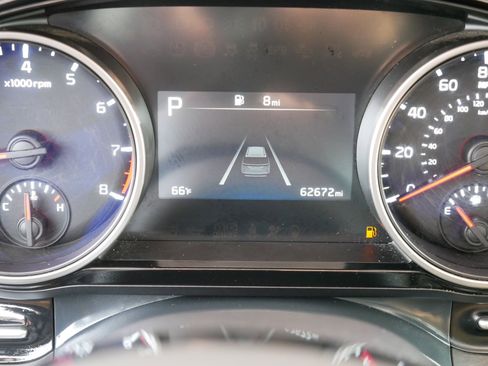 Certified 2024 Kia Carnival EX image 21