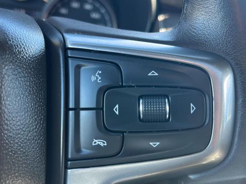 Used 2021 Chevrolet Suburban Z71 w/ Z71 Signature Package image 31