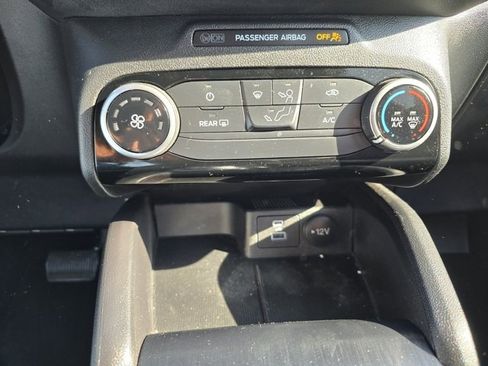 Used 2022 Ford Escape SE image 17