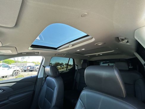 Used 2020 Chevrolet Traverse Premier image 19
