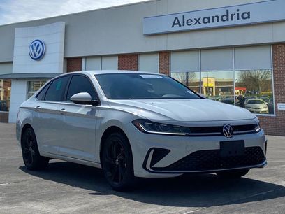 Certified 2025 Volkswagen Jetta SE w/ Black Wheel Package