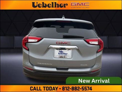 Used 2024 GMC Terrain SLE AWD/4WD image 7