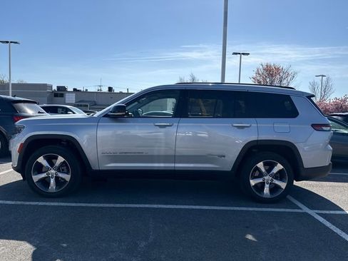 Used 2021 Jeep Grand Cherokee L Limited w/ Trailer Tow Group (B) AWD/4WD image 2