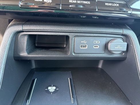 Used 2025 Honda Pilot EX-L image 17