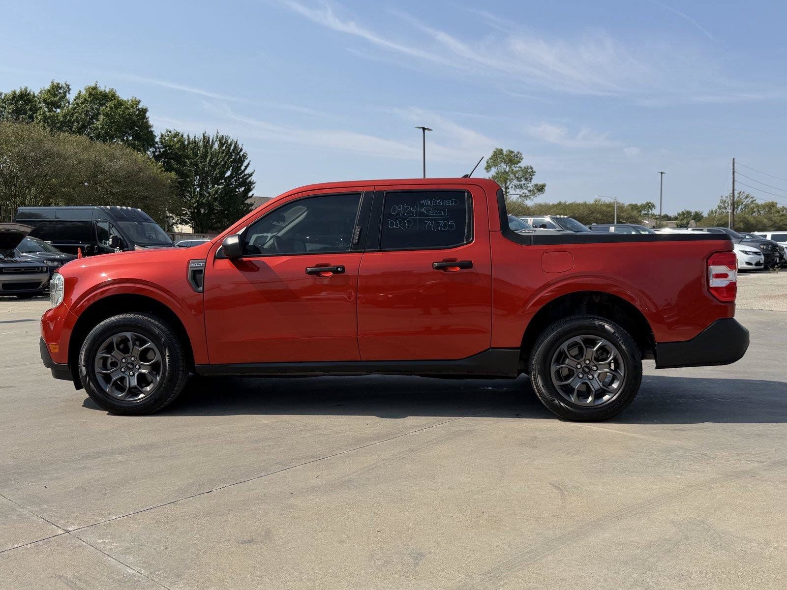Used 2022 Ford Maverick XLT FWD image 2