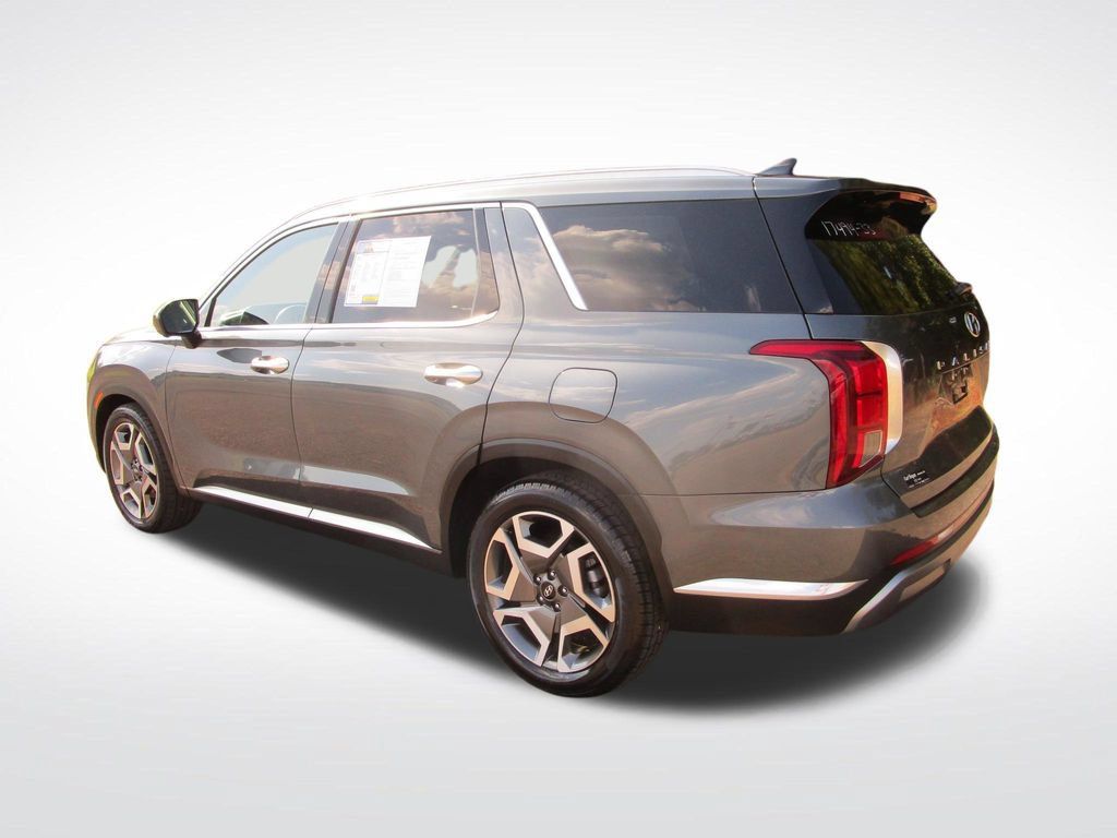 Used 2024 Hyundai Palisade Limited FWD image 4