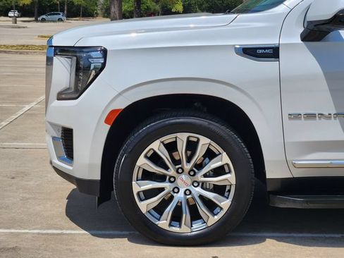 Used 2024 GMC Yukon Denali AWD/4WD image 8
