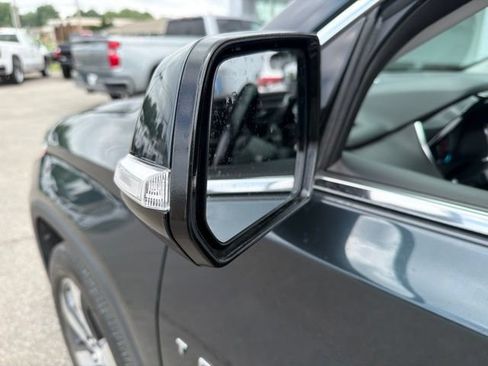 Used 2019 Chevrolet Traverse LT w/ LT Premium Package AWD/4WD image 37