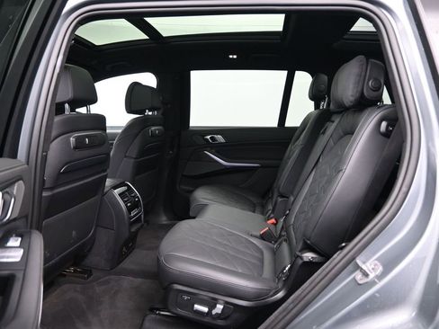 Used 2024 BMW X7 xDrive40i w/ M Sport Package image 25