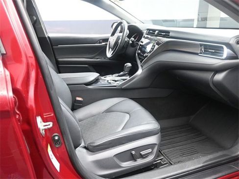 Used 2018 Toyota Camry XSE image 26