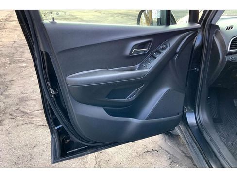 Used 2019 Chevrolet Trax LT image 24
