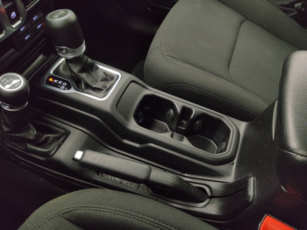 Used 2020 Jeep Wrangler Sport AWD/4WD image 26