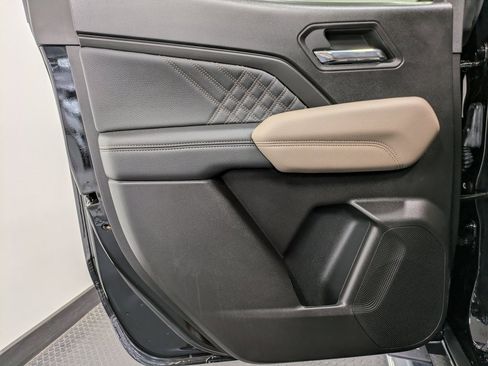 Used 2024 GMC Canyon Denali image 21