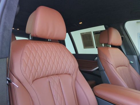 Certified 2022 BMW X7 M50i image 34