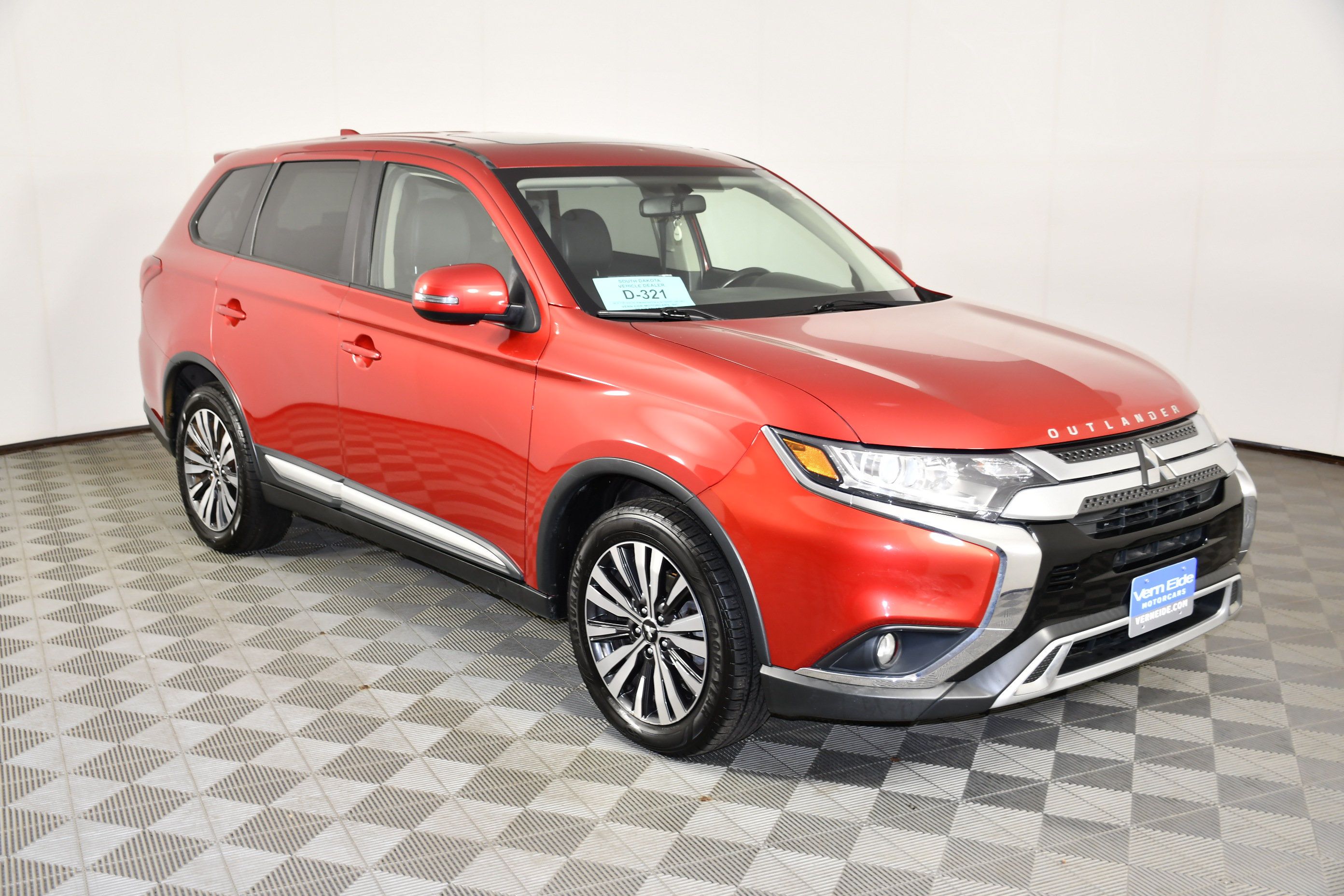 Used 2019 Mitsubishi Outlander SE AWD/4WD image 3