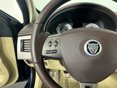 Used 2009 Jaguar XF Premium image 36