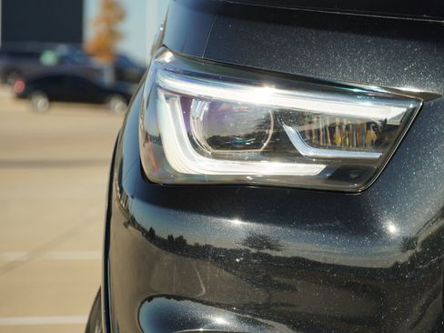 Certified 2022 INFINITI QX80 Sensory w/ All-Season Package image 2