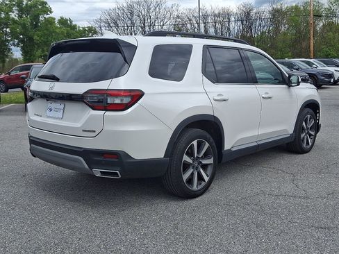 Used 2023 Honda Pilot Touring image 6