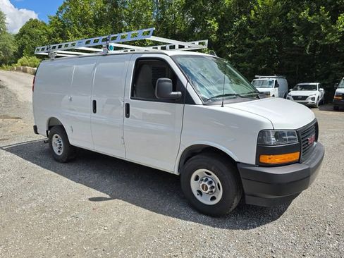 New 2025 GMC Savana 3500 Extended w/ Driver Convenience Package image 7