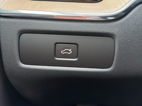 New 2026 Volvo XC60 B5 Ultra w/ Protection Package Premier image 35