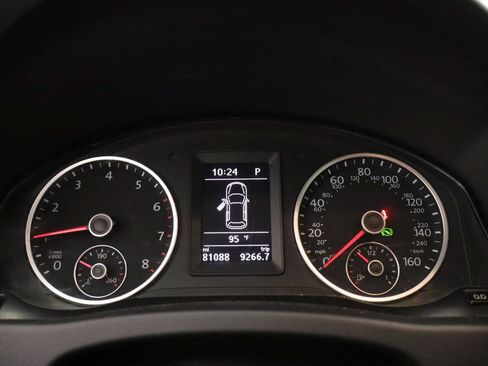Used 2017 Volkswagen Tiguan Limited w/ Premium Package FWD image 4