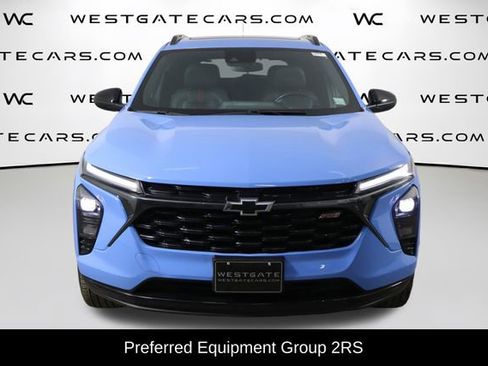 Used 2024 Chevrolet Trax RS w/ Sunroof Package FWD image 2