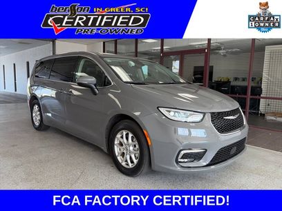 Used 2023 Chrysler Pacifica Touring-L