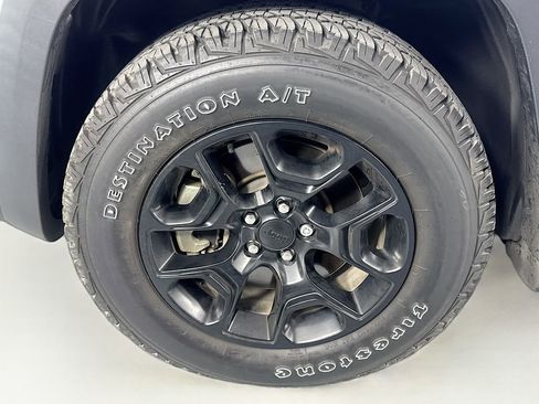 Used 2022 Jeep Cherokee Latitude image 37