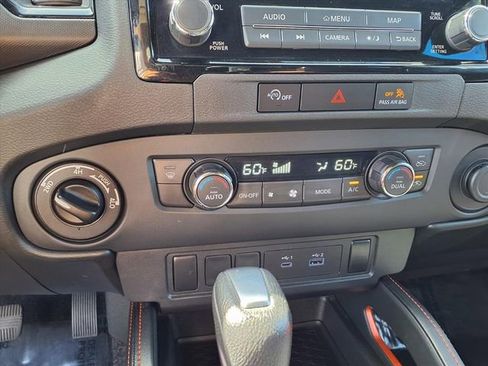 Used 2024 Nissan Frontier PRO-4X image 21