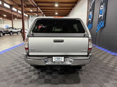 Used 2010 Toyota Tacoma 4x4 Access Cab V6 image 4