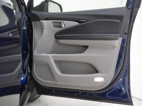 Used 2022 Honda Pilot Elite image 41