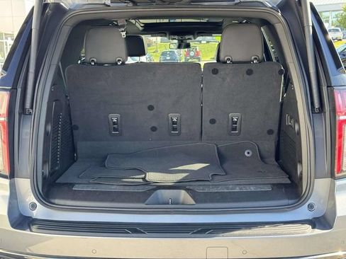 Used 2022 Chevrolet Tahoe RST w/ Luxury Package AWD/4WD image 13