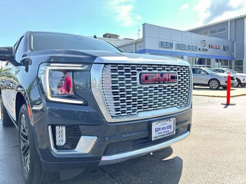 Used 2021 GMC Yukon Denali w/ Denali Premium Package AWD/4WD image 4