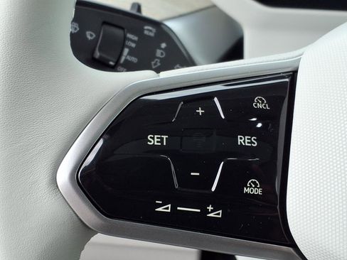 New 2025 Volkswagen ID. Buzz 1st Edition image 34