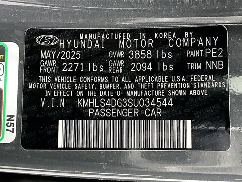 Used 2025 Hyundai Elantra SEL image 40