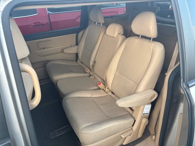 Used 2016 Kia Sedona LX w/ LX Convenience Package FWD image 10