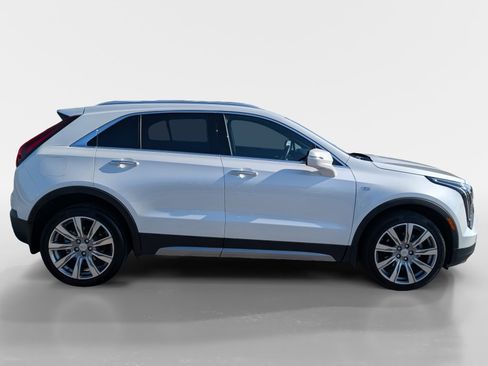 Used 2023 Cadillac XT4 Premium Luxury w/ Technology Package FWD image 3