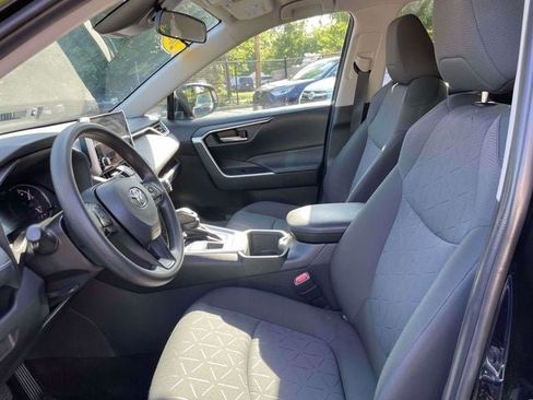 Certified 2025 Toyota RAV4 XLE AWD/4WD image 17