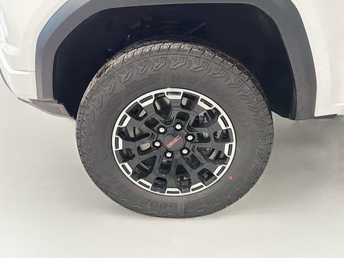 New 2026 GMC Canyon AT4 image 25