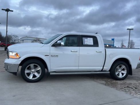 Used 2016 RAM 1500 Laramie w/ Convenience Group image 5