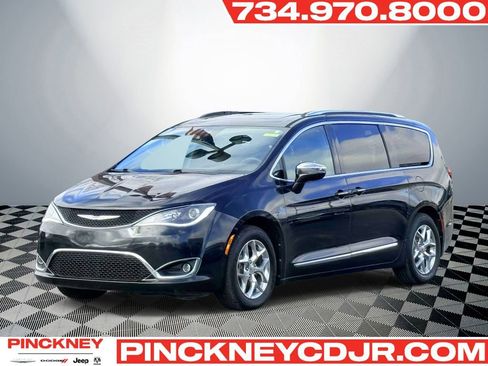 Used 2017 Chrysler Pacifica Limited FWD image 1
