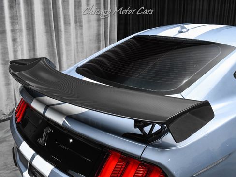 Used 2022 Ford Mustang Shelby GT500 w/ Carbon Fiber Track Pack image 39