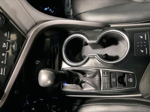 Used 2019 Toyota Camry XLE image 41