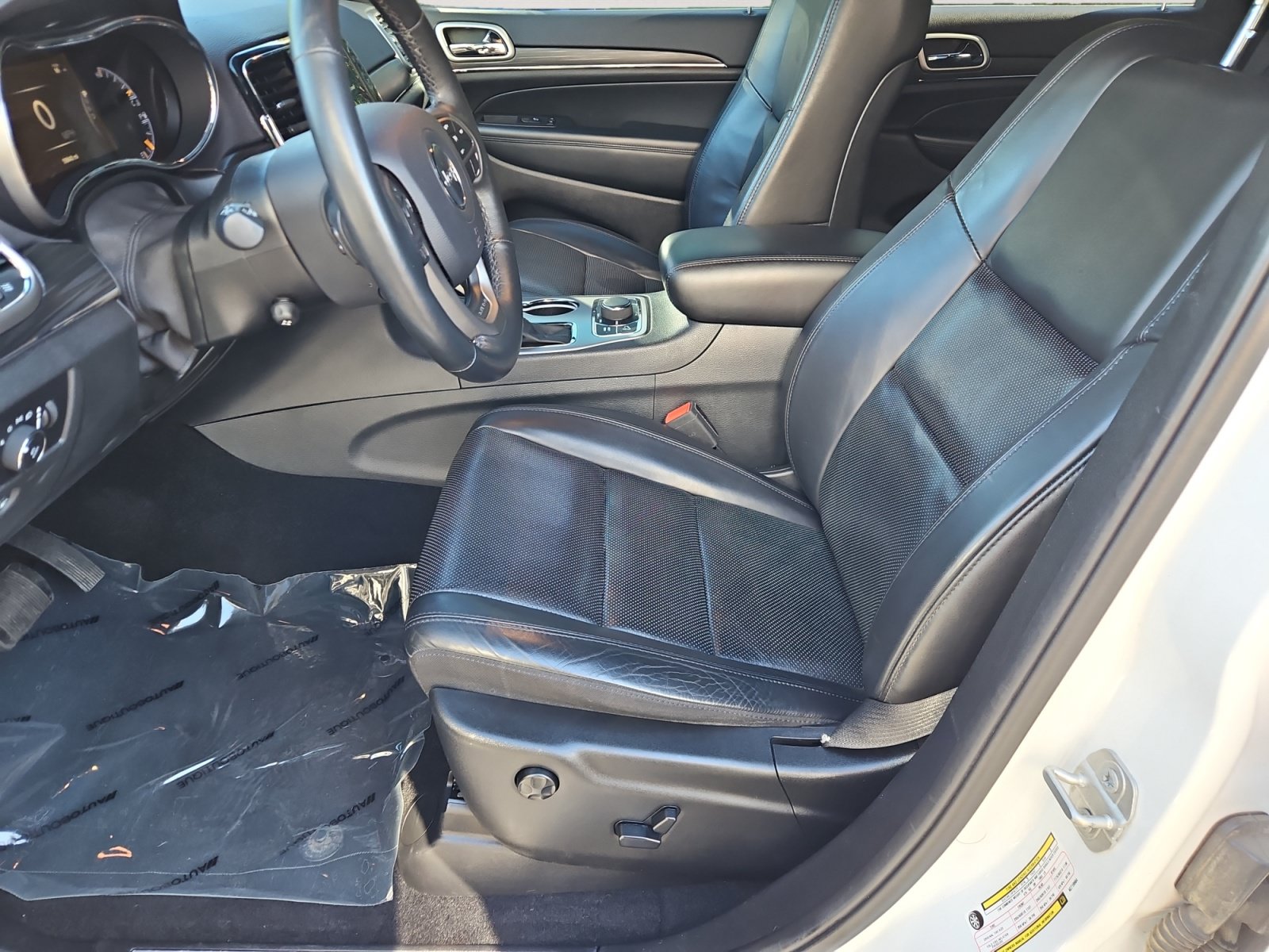 Used 2019 Jeep Grand Cherokee Limited w/ Luxury Group II AWD/4WD image 9