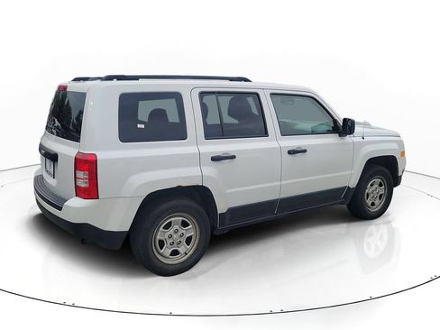 Used 2016 Jeep Patriot Sport FWD image 4